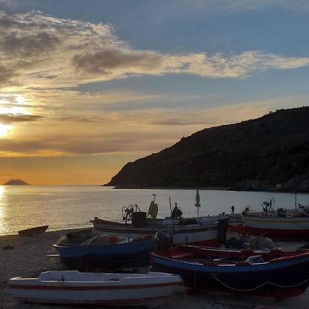 Le Terrazze Di Martina Nicotera Exterior foto