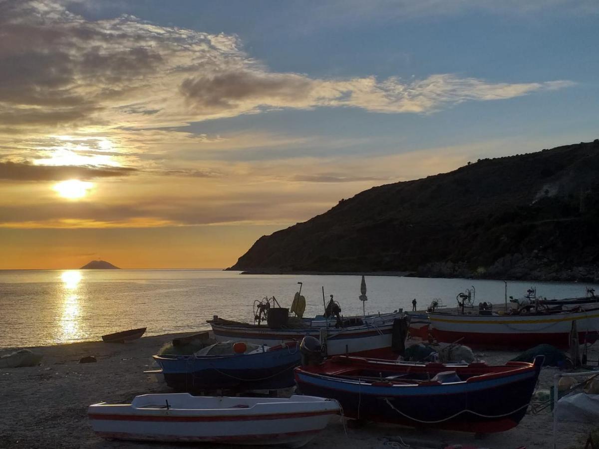 Le Terrazze Di Martina Nicotera Exterior foto